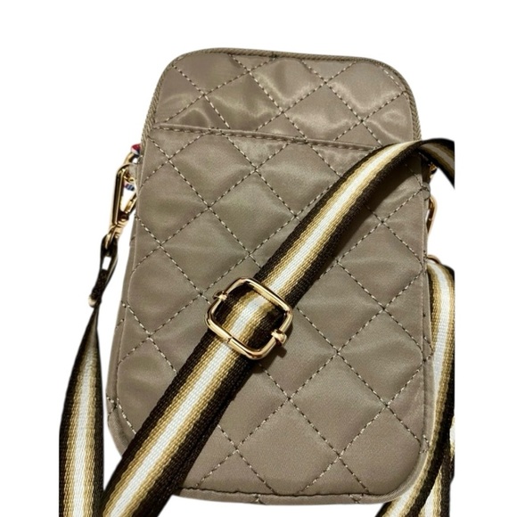 Urban Fit by Urban Expressions Quilted Small Crossbody 8” x 5” Size x 2” - Picture 7 of 8